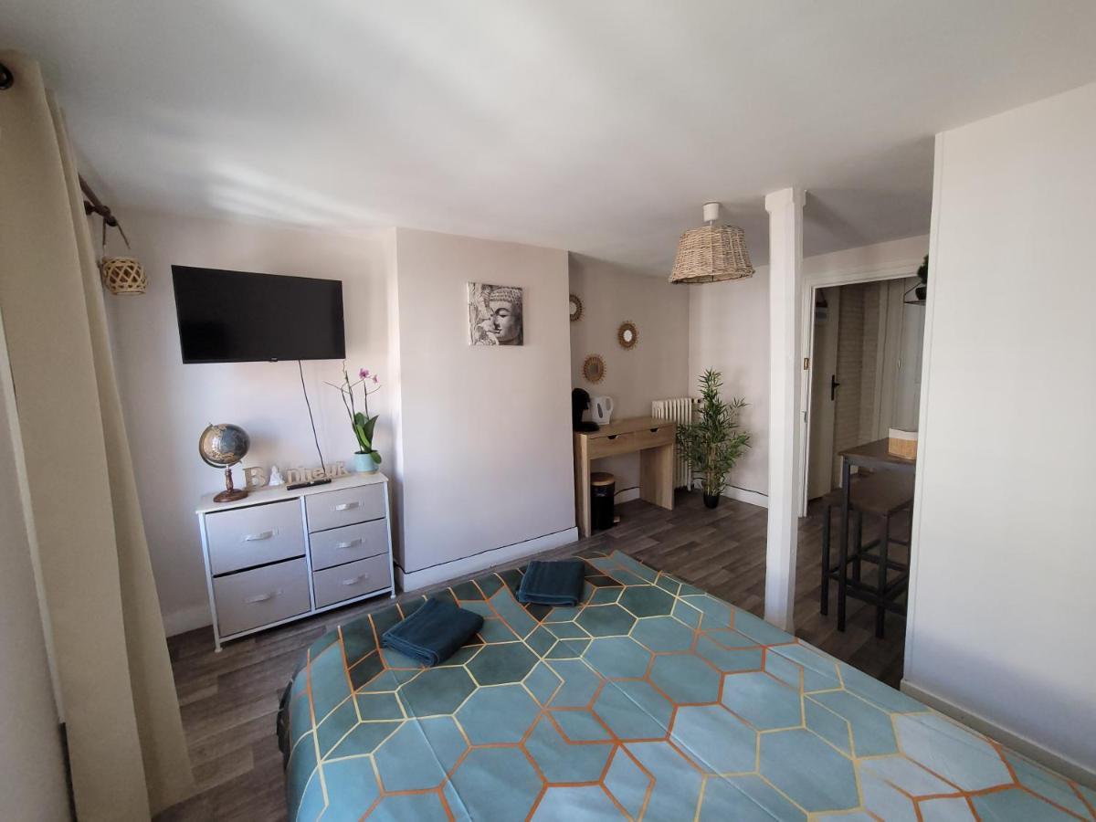Chambre Independante Au Relais Normand Cormeilles  Eksteriør bilde
